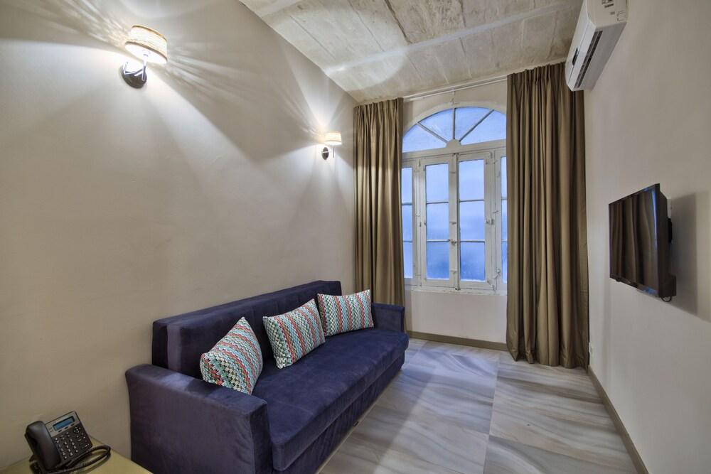 ואלטה The British Suites מראה חיצוני תמונה